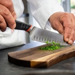 Couteau Paris Classic Santoku par Thomas Lombard chez Peugeot Saveurs